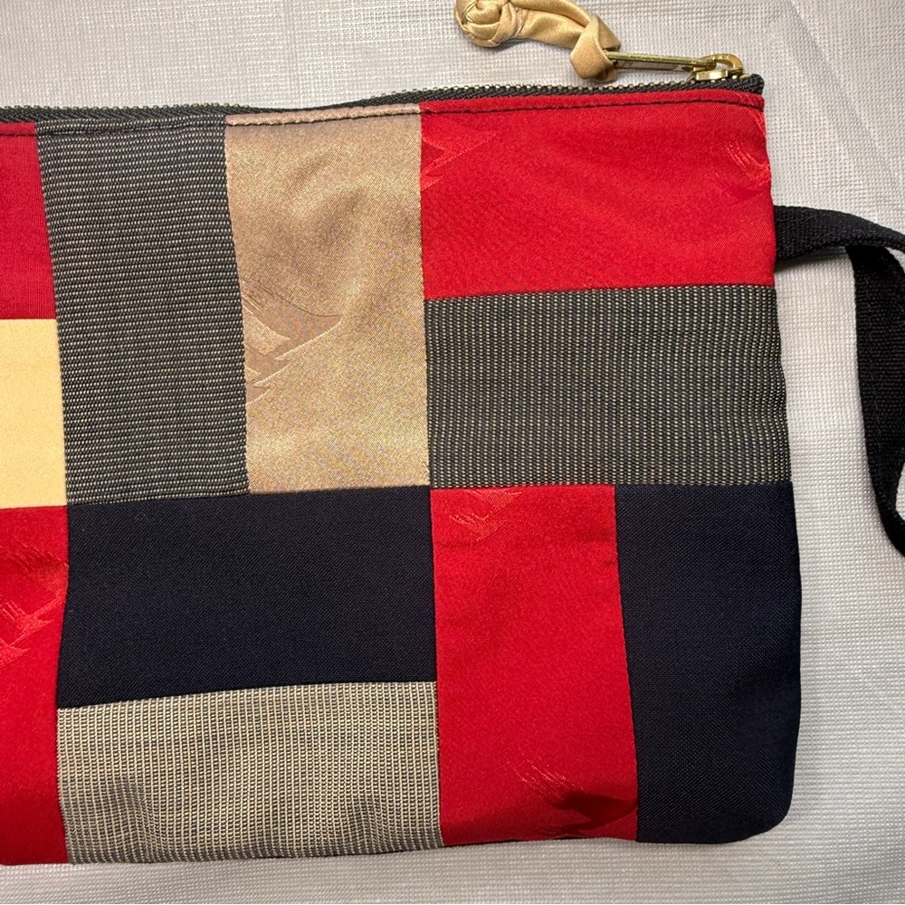 HP ❤️ Upcycyled Cathay Pacific Uniform Pouch - Picture 5 of 5